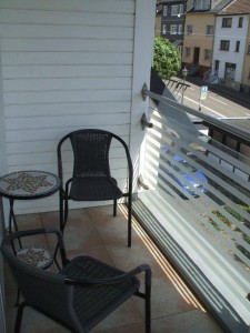 Balkon nachmittags im Schatten